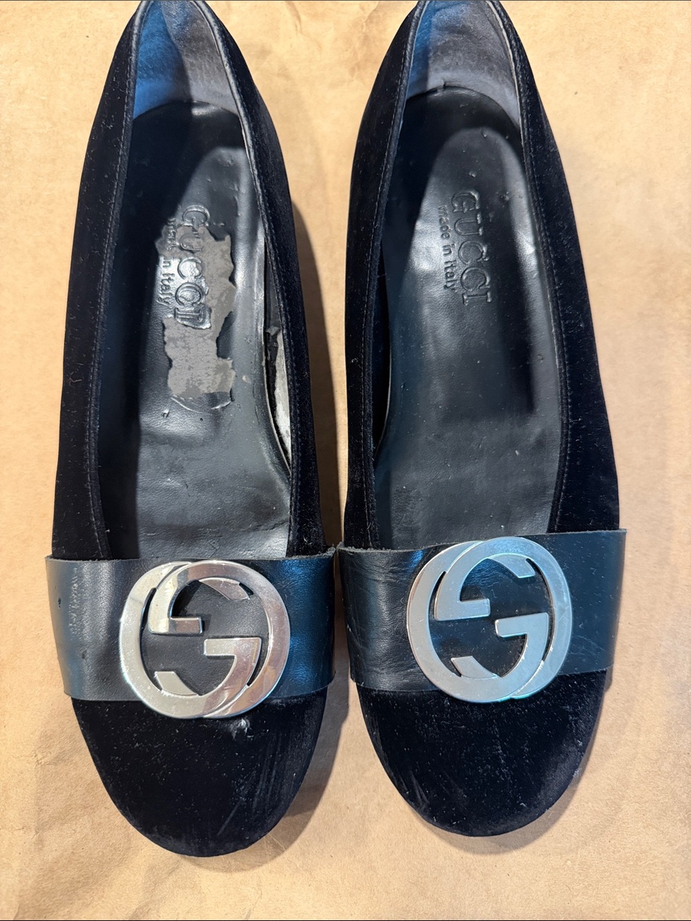 Gucci VINTAGE 36 1/2 36.5 women’s Black Velvet Flats with Silver GG Buckle